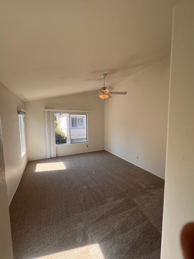 Building Photo - Spacious 2 Bedroom, 2 Bathroom Town Home w/ Attached Garage! Andria of UTC