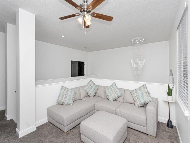 Building Photo - 687 Statenville Ct