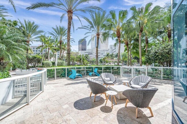 Building Photo - 333 Las Olas Way