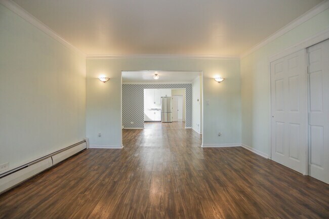 Building Photo - 3300 N Kildare Ave