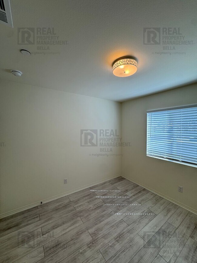 Building Photo - Spacious Corner Lot Home in Desirable Winchester Community – 4 bed + Large Backyard+ Solar!
