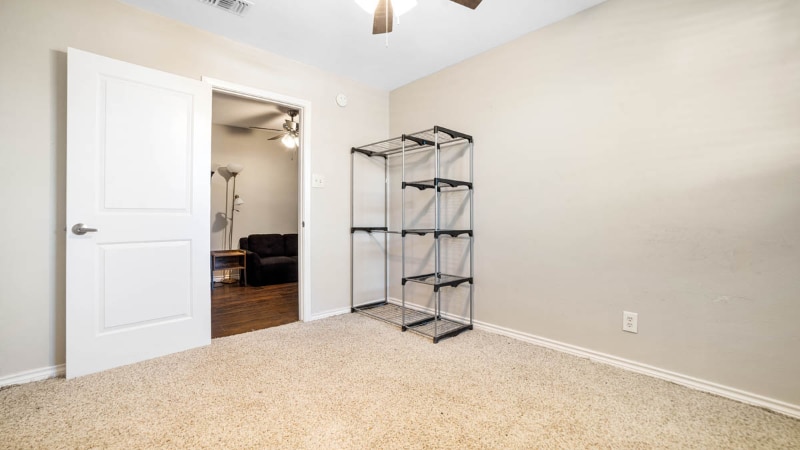 Building Photo - 6407 Chinaberry Trail