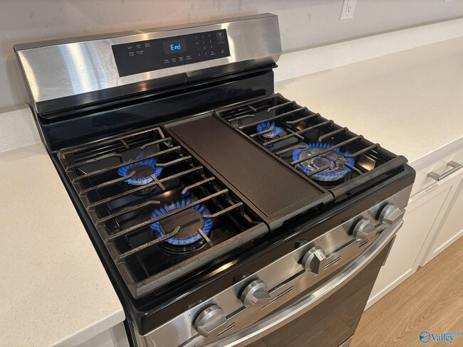 Building Photo - 180 Fenwick Pl