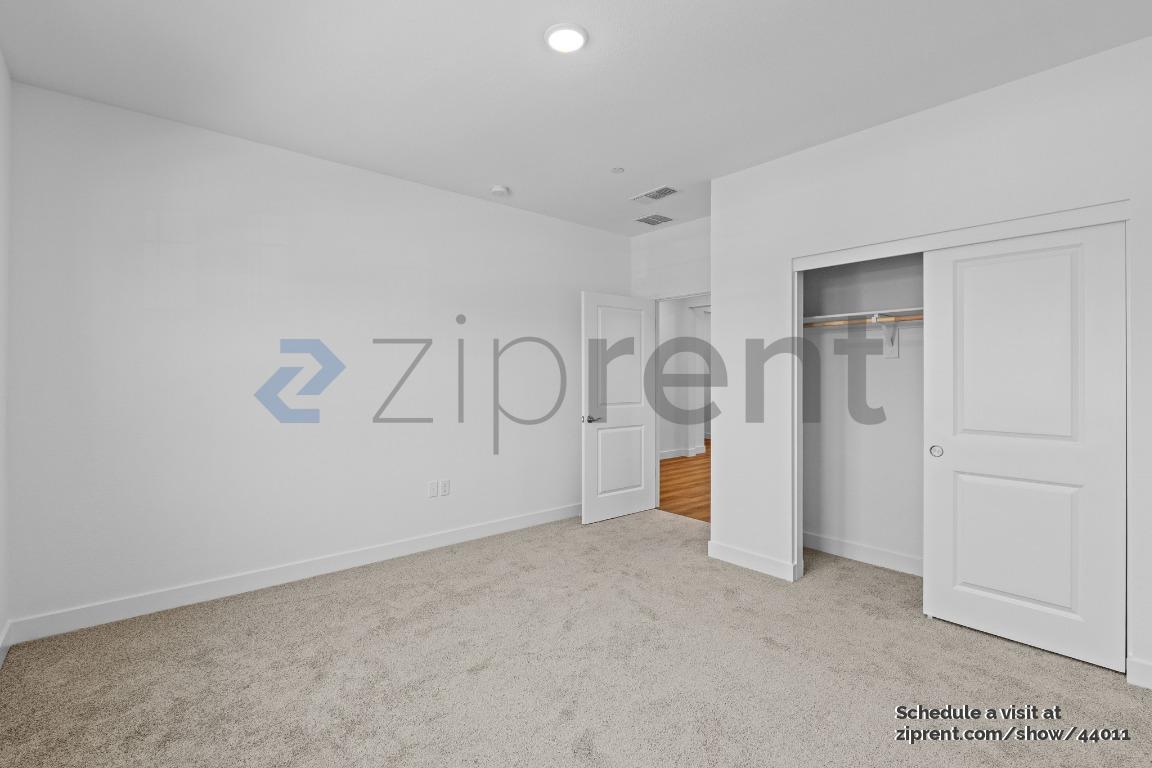 Building Photo - 331 Monastery Dr