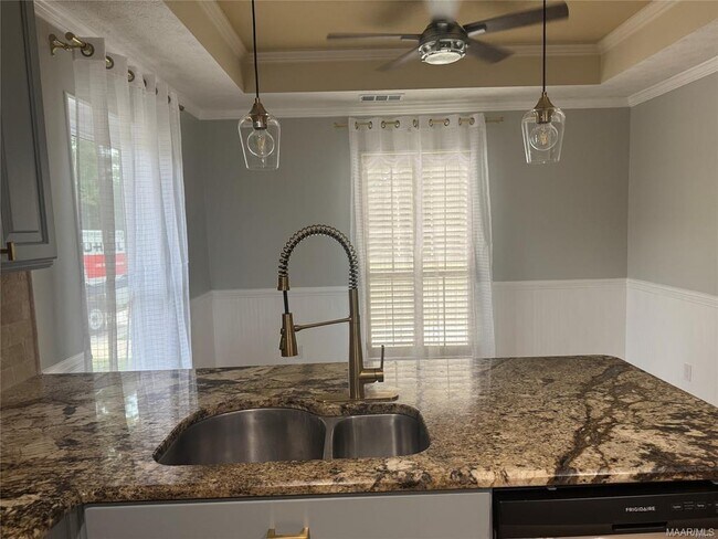 Building Photo - 810 Carter Rd