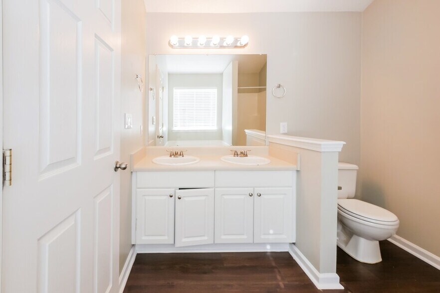 Building Photo - 172 Regency Park Dr