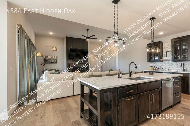 Building Photo - 4584 E Hidden Oak St