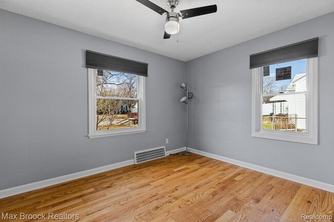 Building Photo - 2618 Phillips Ave