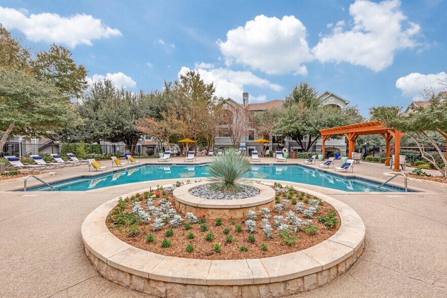 Building Photo - Sycamore Springs