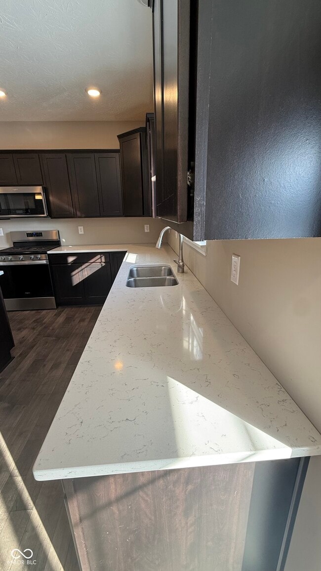 Building Photo - 6923 Bryant Pl