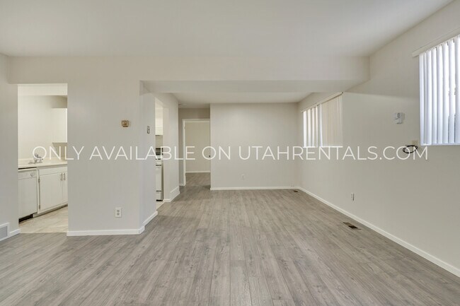 Building Photo - 249 S 700 E