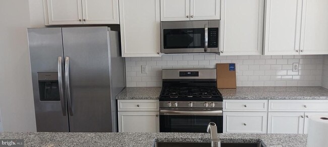 Building Photo - 2272 Marcy Dr