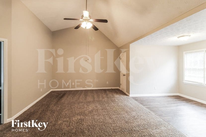 Building Photo - 1580 Summit Point