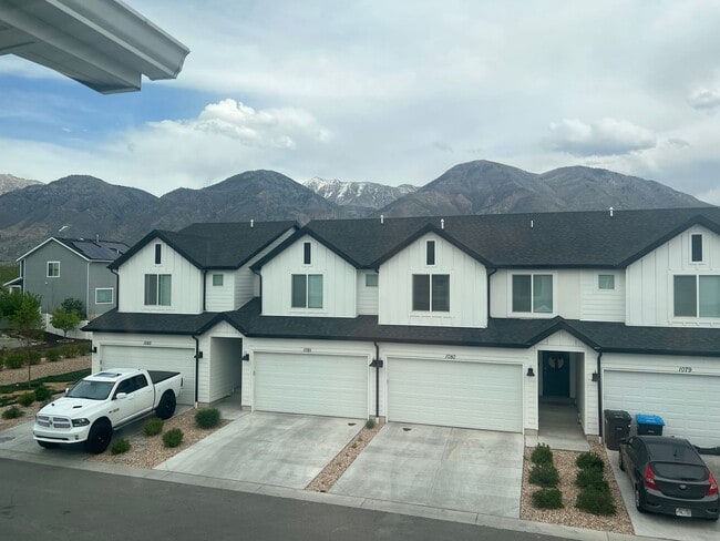 Building Photo - Charming Townhome in Provo, UT