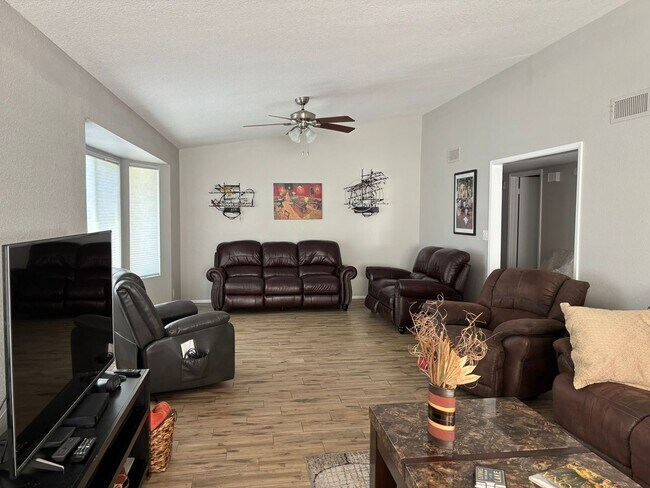 Building Photo - 574 Leisure World