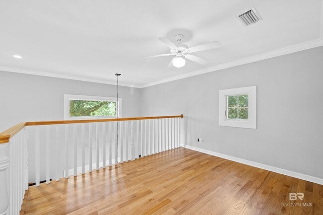 Building Photo - 16 Greenbrier Ln