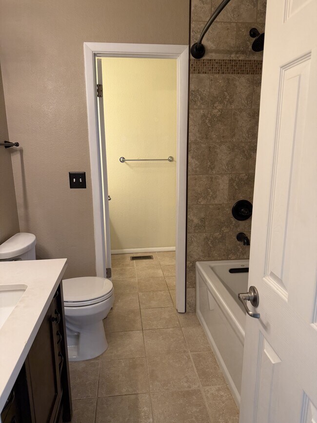 Building Photo - 1247 Ceres Dr