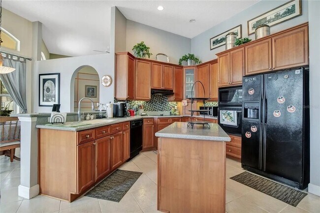 Building Photo - 14113 Sierra Vista Dr