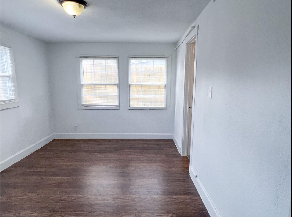 Building Photo - 11 Norwood St