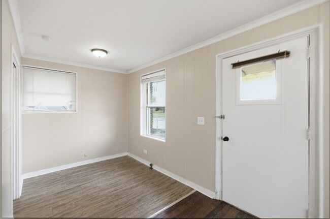 Building Photo - 135 Marshall Cir