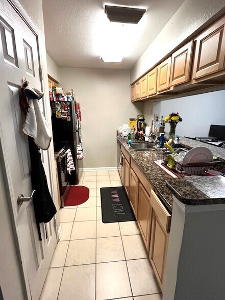 Kitchn 2 - 3307 Wyndham Cir
