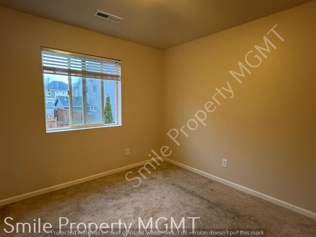 Building Photo - single house