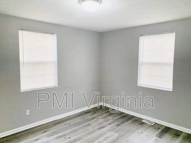 Building Photo - 3105 Brighton St