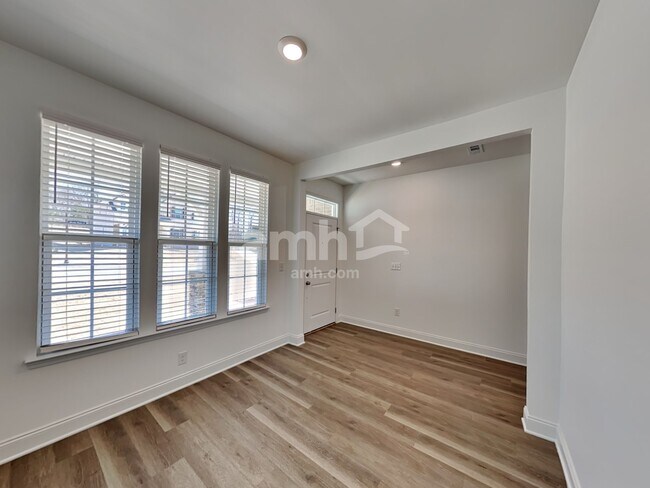 Building Photo - 201 Marin Dr