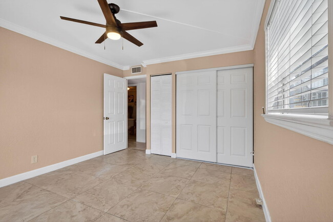 Building Photo - 497 Brittany K