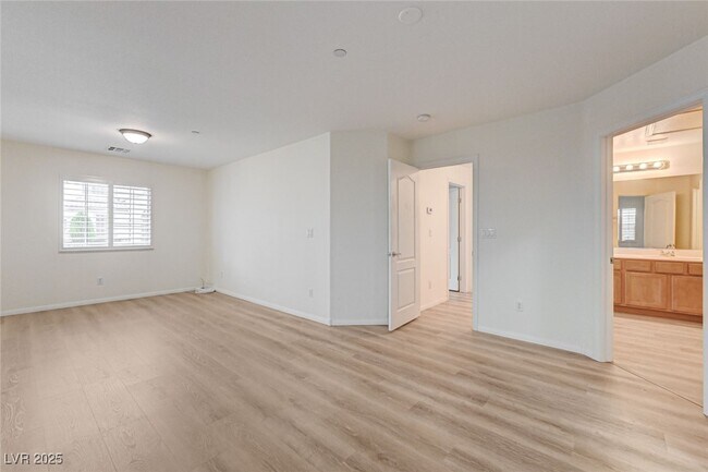 Building Photo - 8031 Pavarotti Ave
