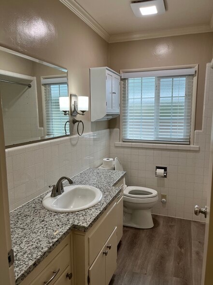 Building Photo - 426 Olive Ave