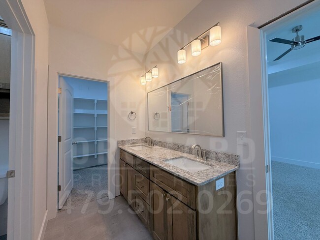 Building Photo - Bella Vista Single-Family Home- 2 Bed/ 2 Bath- Stunning Fernley Plan