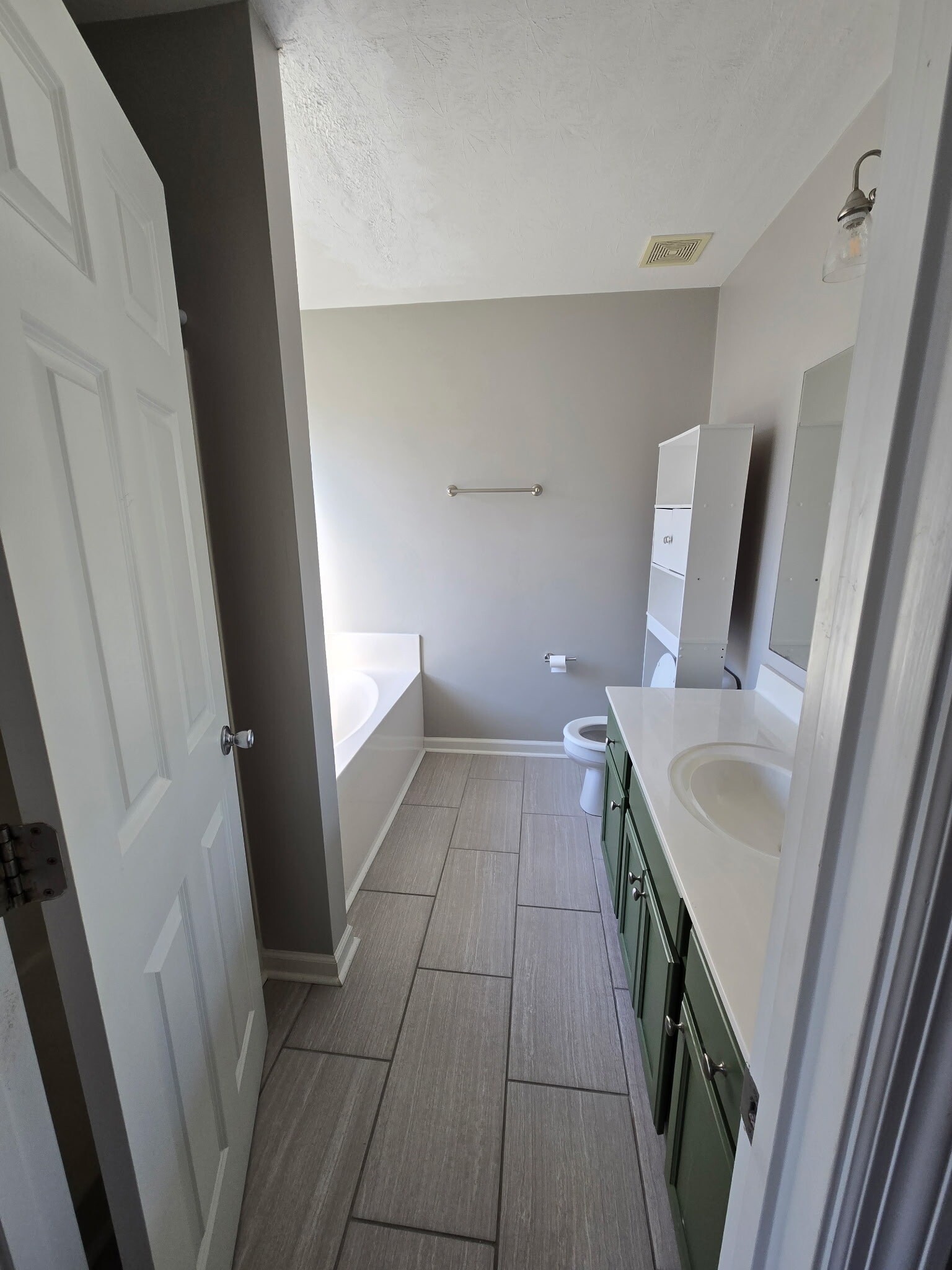 Building Photo - 638 Pippin Dr