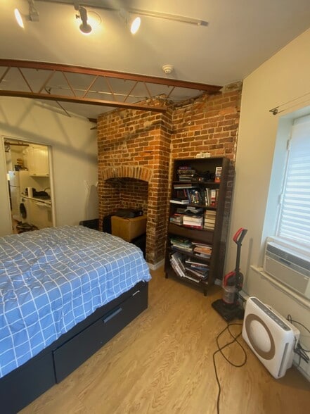 Building Photo - 1507 R St NW