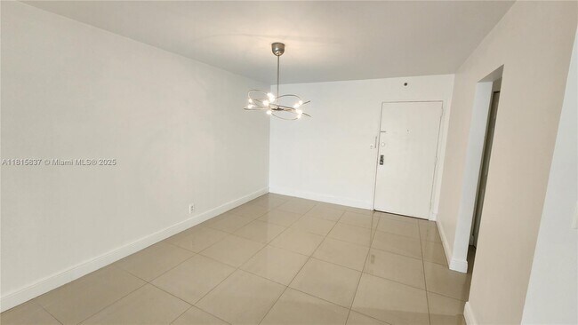 Building Photo - 18151 NE 31st Ct