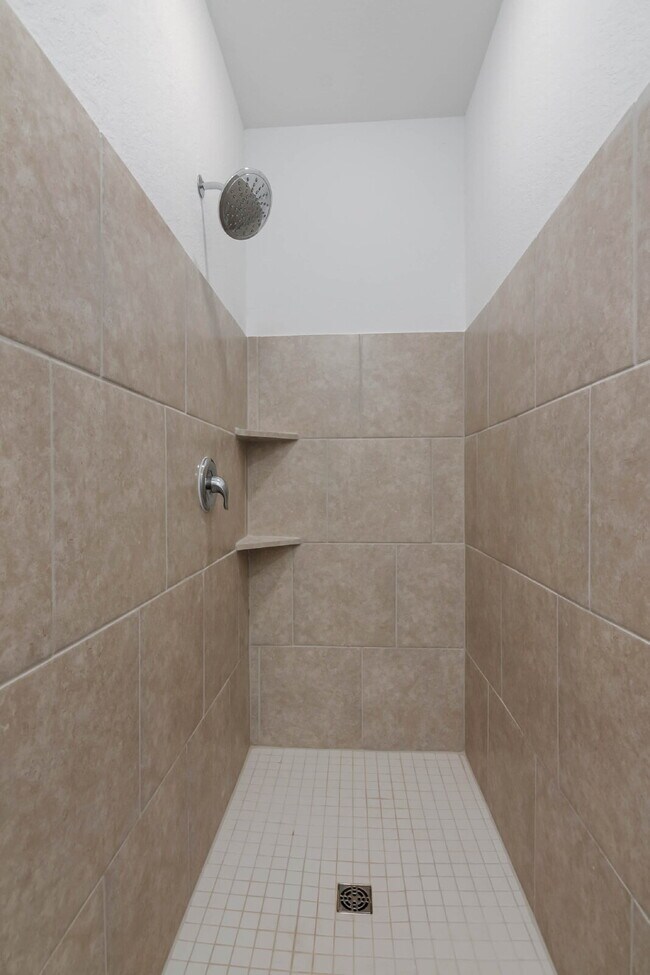 Building Photo - 6063 Draw Lp