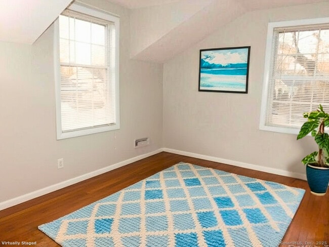 Building Photo - 12 W Rocks Rd