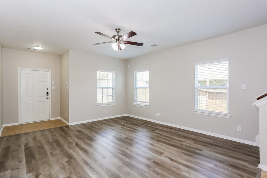 Building Photo - 17442 Hayley Springs Ct