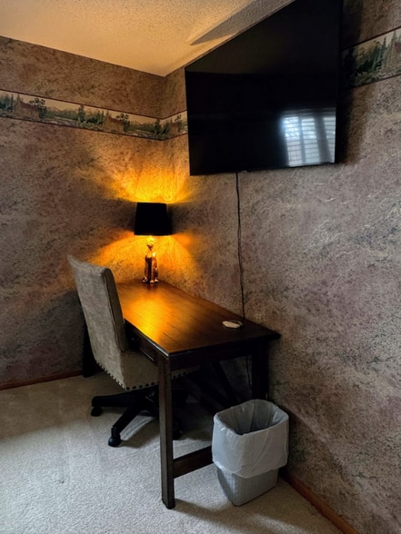 Building Photo - 13918 Riverview Dr NW