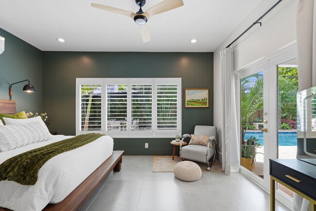 Building Photo - 450 NE 5th Cir