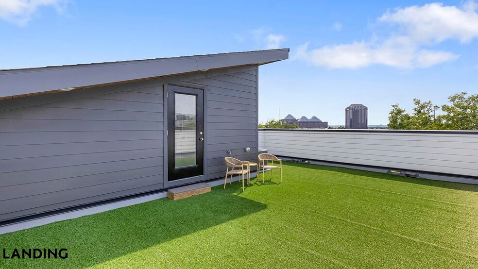 Building Photo - 2206 Arroyo Ave