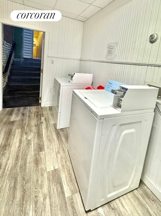 Building Photo - 38 Richardson St