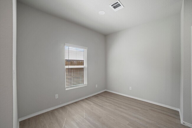 Building Photo - 7226 Briar Pl