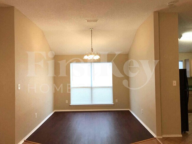 Building Photo - 10640 Towerwood Dr