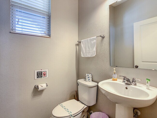 Building Photo - 5142 Adelaide Dr