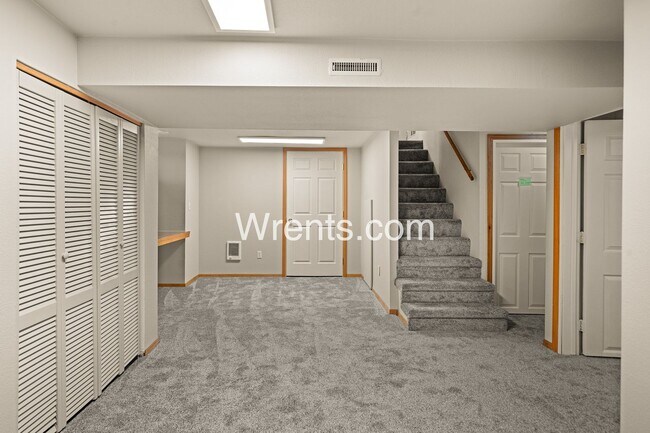 Building Photo - Newly renovated 3bd 2bath Shadle Rancher MUST SEE