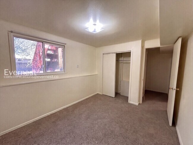 Building Photo - 1456 Bonita Dr