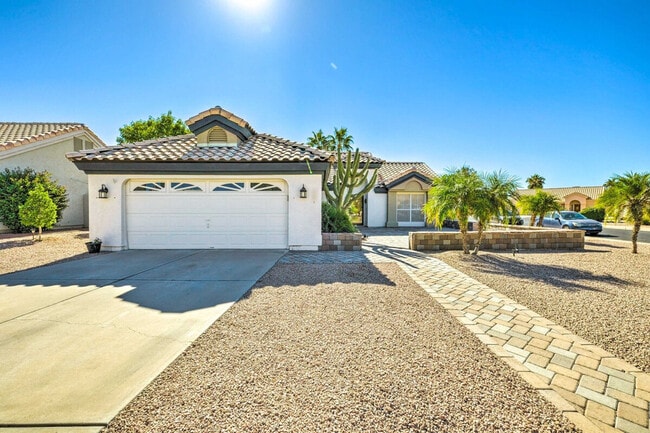 Building Photo - 4401 E Stanford Ave