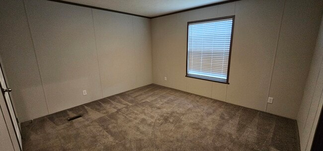 Building Photo - 256 Magnolia Pl