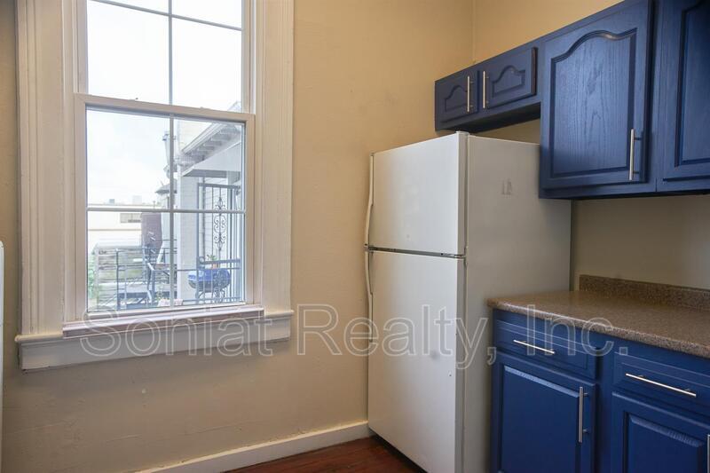 kitchen - 4151 Canal St